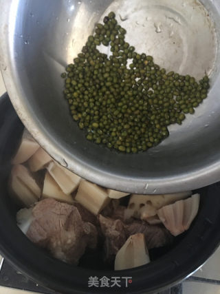 扇骨莲藕绿豆汤的做法步骤：4