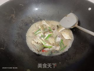 米酒焖鱼块的做法步骤：6