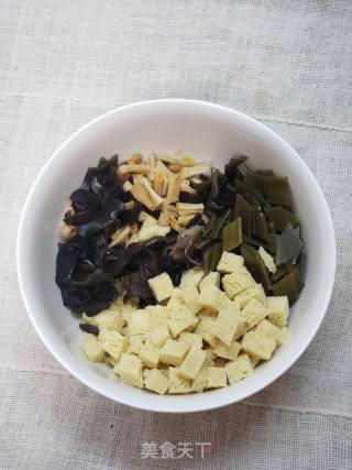 陕西家常美食～烩麻食的做法步骤：4