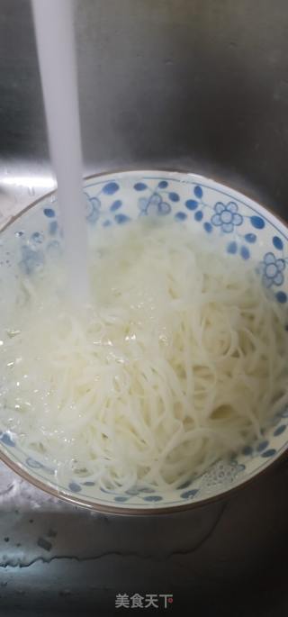 牛肉丸鸡蛋汤面的做法步骤：4
