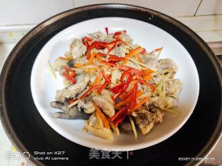 生姜丝红椒丝蒸鸡肉的做法步骤：3