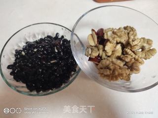 黑豆核桃糊的做法步骤：1