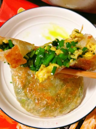 韭菜鸡蛋馅饼（手抓饼版）的做法步骤：17