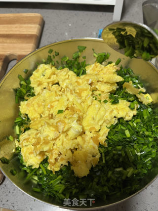 韭菜鸡蛋馅饼（手抓饼版）的做法步骤：8