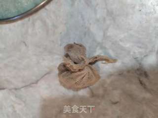 饭后保健佳品—印度奶茶—化湿温里壮阳健脾胃消食，阴虚火旺者或儿童少放佐料或不放，也一样好喝哦的做法步骤：3