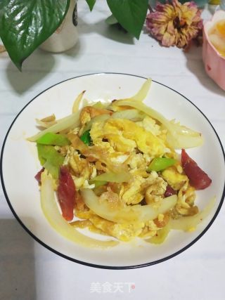 榨菜炒腊肠鸡蛋的做法步骤：5