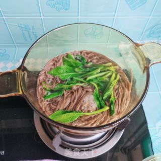 鸡胸肉拌荞麦面的做法步骤：7