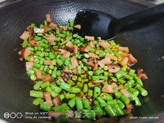 火腿豆角炒饭的做法步骤：3