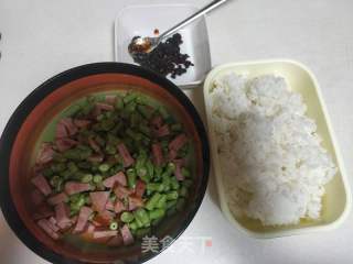 火腿豆角炒饭的做法步骤：1