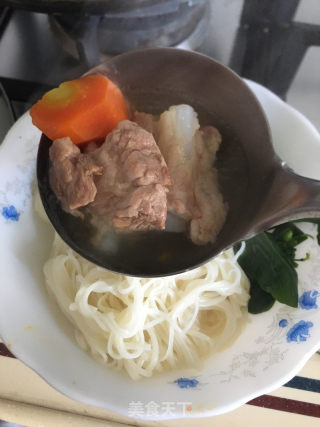 排骨汤面的做法步骤：8