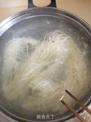 排骨汤面的做法步骤：6