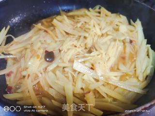 酸辣土豆丝的做法步骤：4