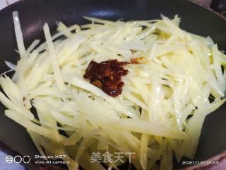 酸辣土豆丝的做法步骤：2