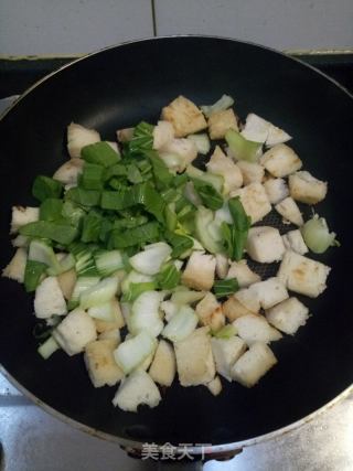 鸡蛋油菜炒馒头的做法步骤：4