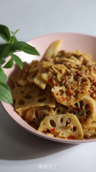 酸甜肉末炒藕片的做法步骤：5