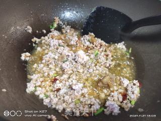酸甜肉末炒藕片的做法步骤：2