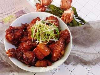 五花肉烧鸡翅根的做法步骤：10