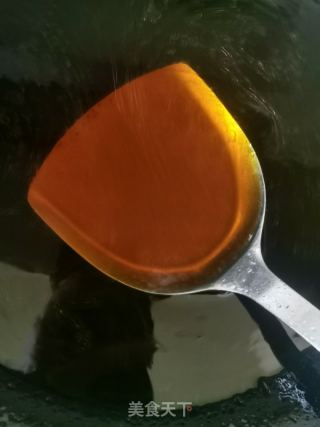 五花肉烧鸡翅根的做法步骤：2