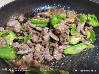 青椒炒牛肉的做法步骤：6