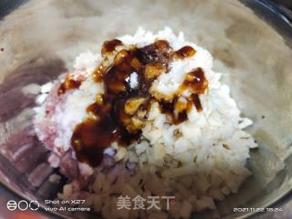 莲藕肉末酿油面筋的做法步骤：1