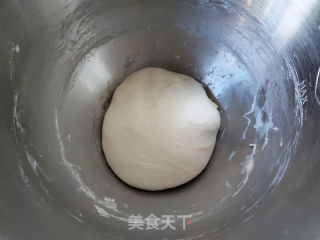 自制披萨的做法步骤：2