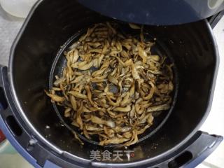 烤馍丁（锅底余油利用：烤平菇）的做法步骤：5
