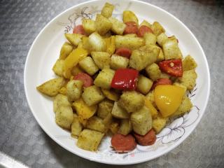 烤馍丁（锅底余油利用：烤平菇）的做法步骤：4