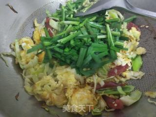 腊肠炒韭菜鸡蛋的做法步骤：4