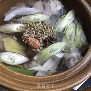 羊肉炖水果萝卜的做法步骤：5