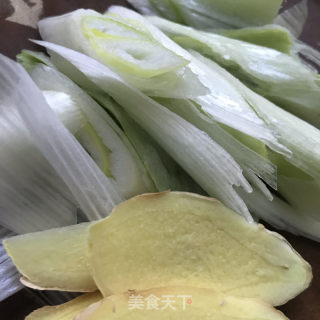 羊肉炖水果萝卜的做法步骤：3