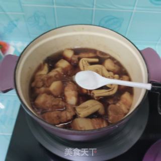 五花肉卤豆皮的做法步骤：12
