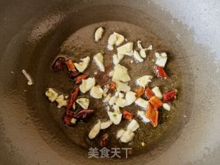 蒜蓉辣椒炒油菜苗的做法步骤：4
