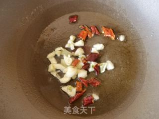 蒜蓉辣椒炒油菜苗的做法步骤：3
