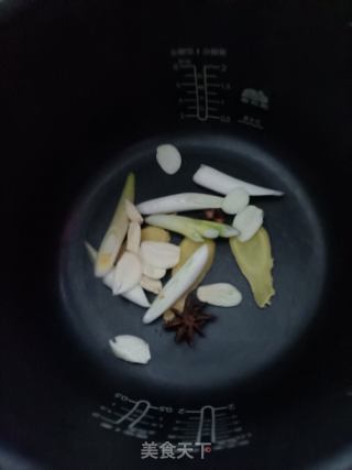电饭煲腐乳排骨的做法步骤：4