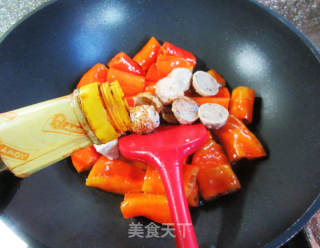 香菇贡丸烧青椒的做法步骤：7