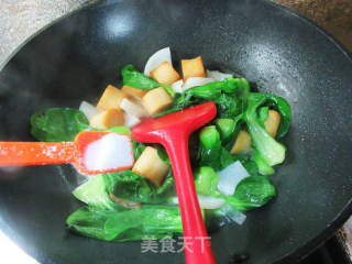 干贝烧煮萝卜青菜的做法步骤：5