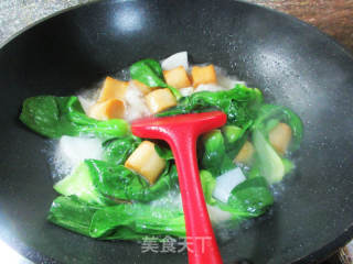 干贝烧煮萝卜青菜的做法步骤：4