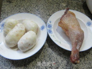 腊鸡腿蒸香芋的做法步骤：1