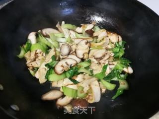 香菇青菜炒豆干的做法步骤：5