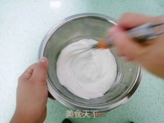 酸奶蛋糕的做法步骤：2