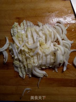 油泼拌白菜的做法步骤：1