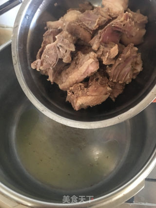 花菇焖鸡的做法步骤：4
