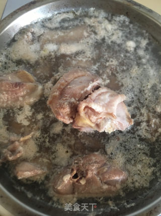花菇焖鸡的做法步骤：2