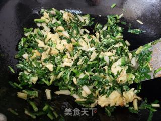 香葱炒鸡蛋的做法步骤：3