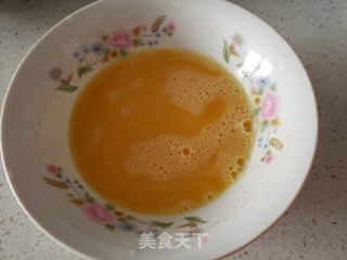 香葱炒鸡蛋的做法步骤：2