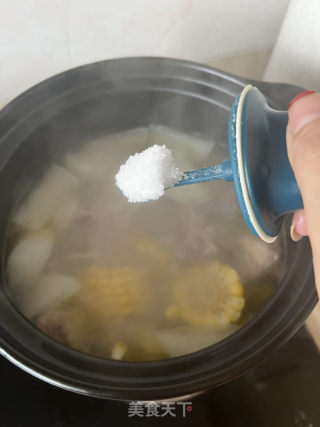 白萝卜玉米排骨汤的做法步骤：17