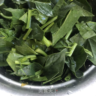 菠菜皮蛋瘦肉粥的做法步骤：4
