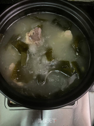 海带黄豆排骨汤的做法步骤：9