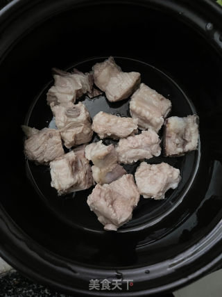 海带黄豆排骨汤的做法步骤：4