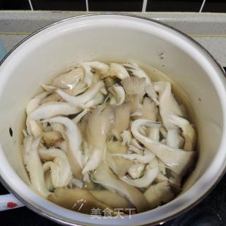 白菜炒蘑菇的做法步骤：4